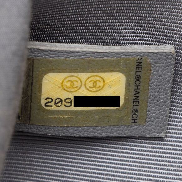 Chanel Chevron Lambskin Old Medium Boy Bag - Picture 6 of 15